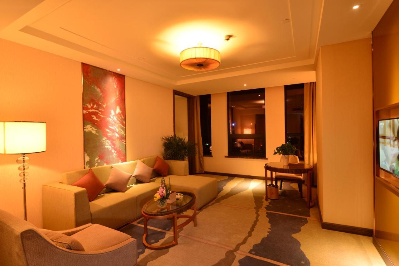 Отель Ramada Heze Экстерьер фото